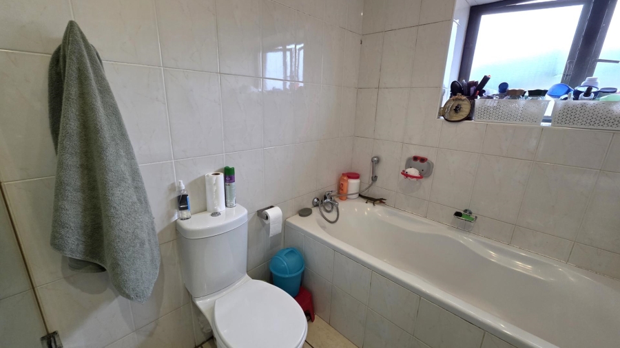 To Let 2 Bedroom Property for Rent in Melodie North West